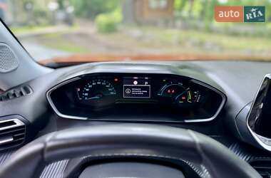 Позашляховик / Кросовер Peugeot e-2008 2021 в 
