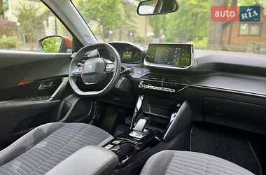 Позашляховик / Кросовер Peugeot e-2008 2021 в 