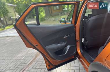 Позашляховик / Кросовер Peugeot e-2008 2021 в 