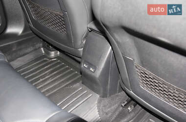 Позашляховик / Кросовер Peugeot e-2008 2020 в 