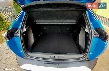 Внедорожник / Кроссовер Peugeot e-2008 2022 в 