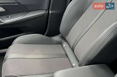 Позашляховик / Кросовер Peugeot e-2008 2022 в 