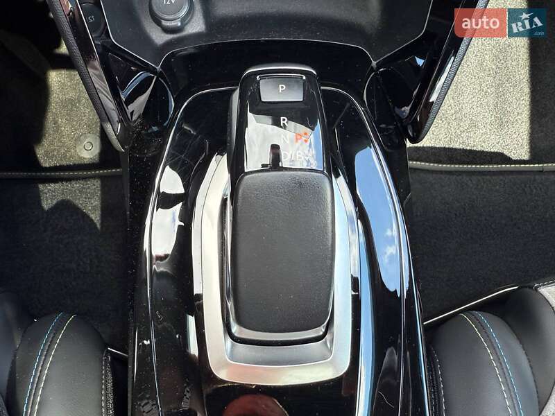 Внедорожник / Кроссовер Peugeot e-2008 2021 в Киеве