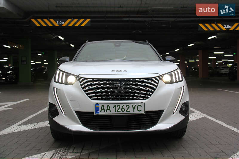 Внедорожник / Кроссовер Peugeot e-2008 2020 в Киеве