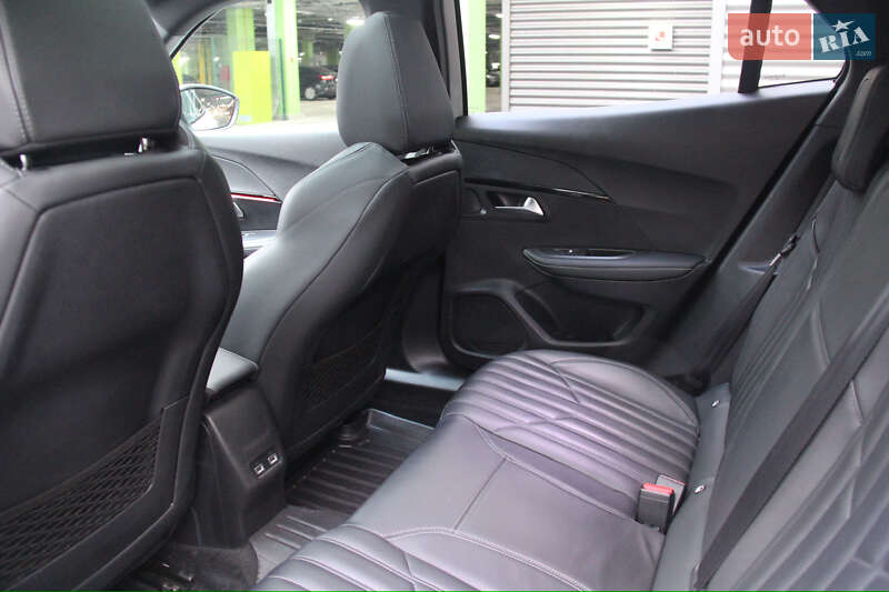 Внедорожник / Кроссовер Peugeot e-2008 2020 в Киеве