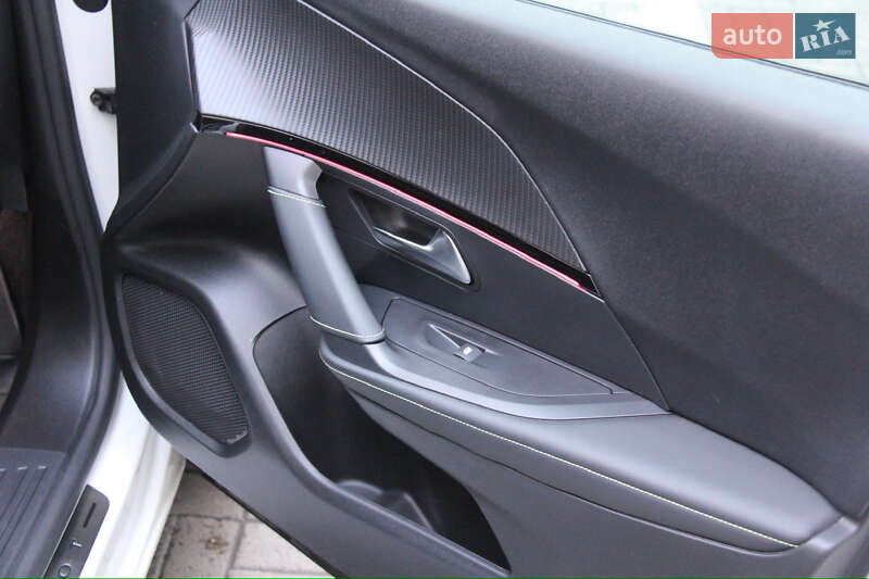 Внедорожник / Кроссовер Peugeot e-2008 2020 в Киеве