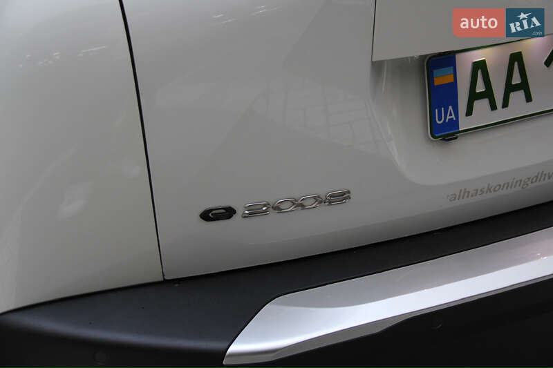 Внедорожник / Кроссовер Peugeot e-2008 2020 в Киеве