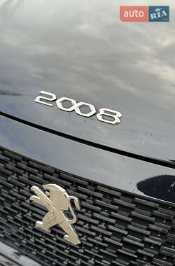 Внедорожник / Кроссовер Peugeot e-2008 2022 в 