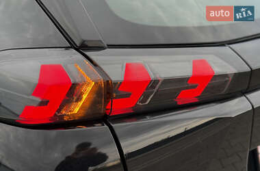 Внедорожник / Кроссовер Peugeot e-2008 2022 в 