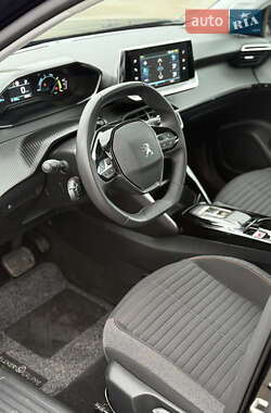 Внедорожник / Кроссовер Peugeot e-2008 2022 в 