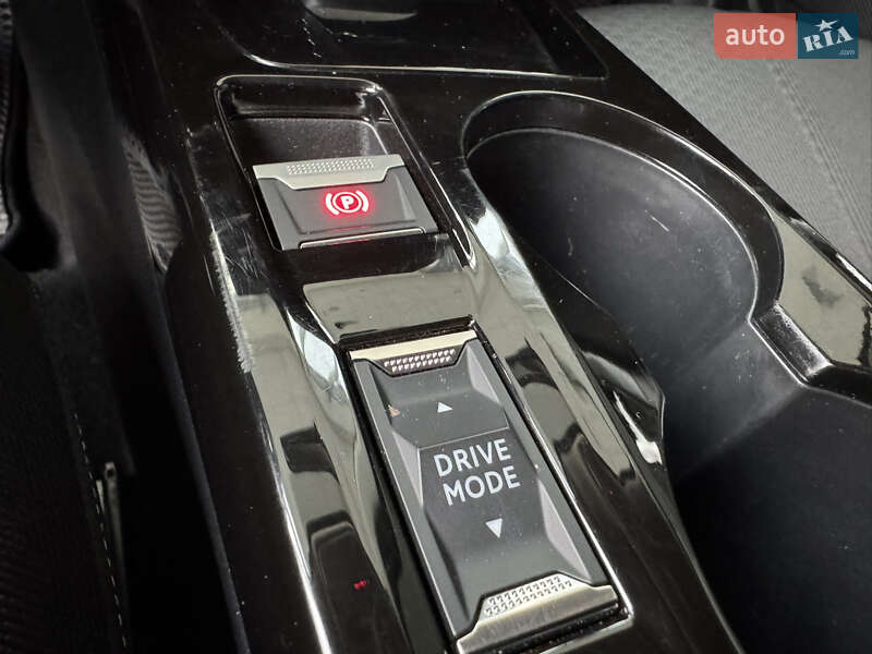 Внедорожник / Кроссовер Peugeot e-2008 2020 в Чернигове