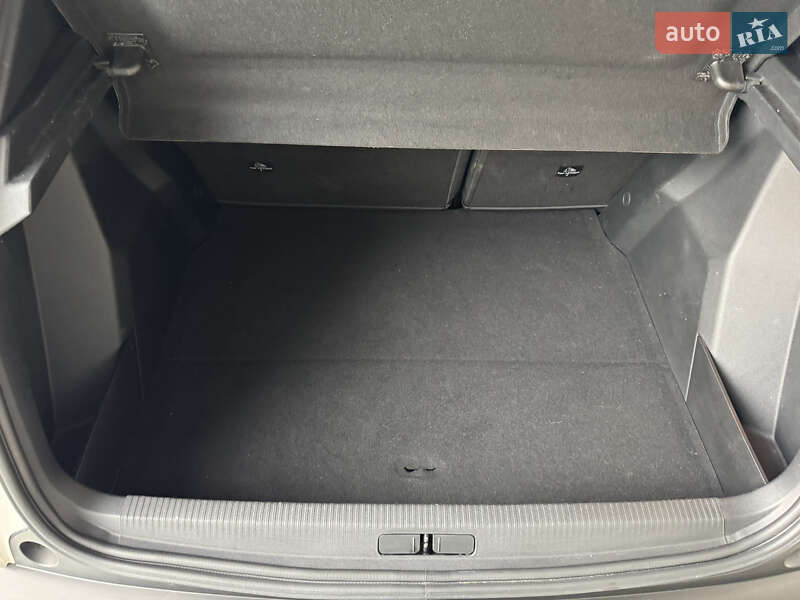 Внедорожник / Кроссовер Peugeot e-2008 2020 в Чернигове