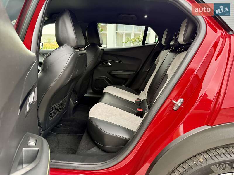 Позашляховик / Кросовер Peugeot e-2008 2020 в Бердичеві