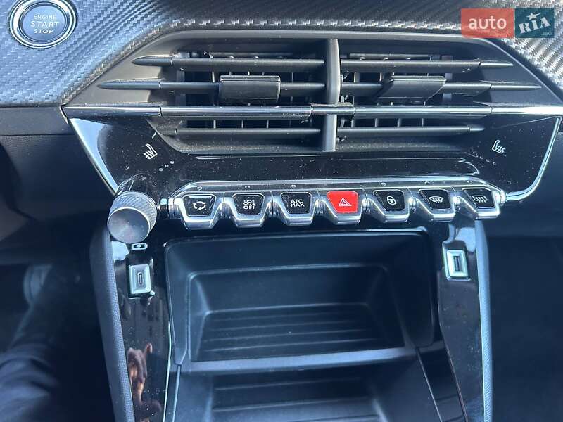 Позашляховик / Кросовер Peugeot e-2008 2022 в Львові