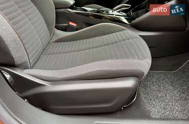 Внедорожник / Кроссовер Peugeot e-2008 2021 в 