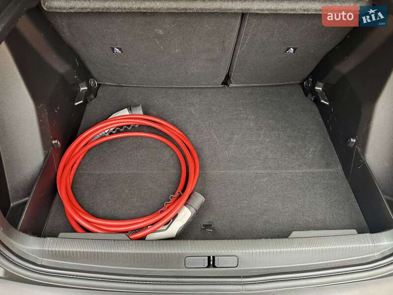 Позашляховик / Кросовер Peugeot e-2008 2021 в Дрогобичі