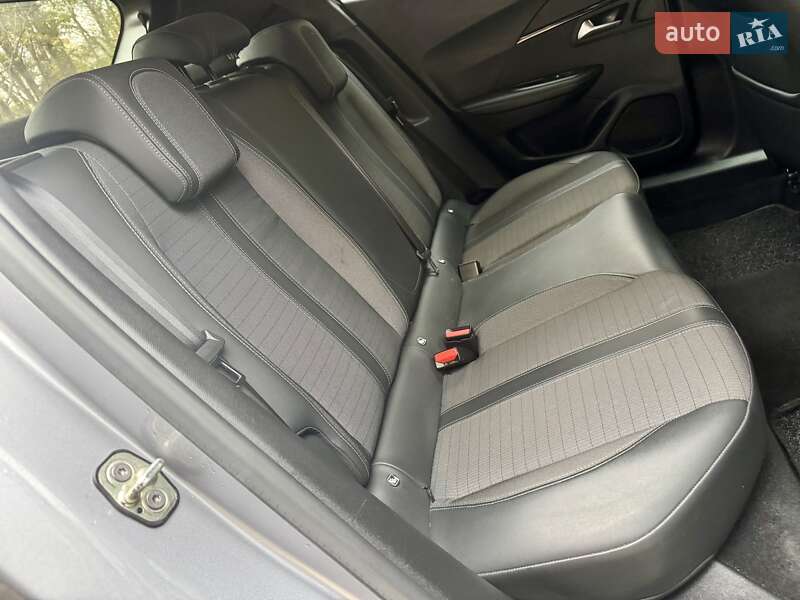 Внедорожник / Кроссовер Peugeot e-2008 2021 в Дрогобыче фото 75 Внедорожник / Кроссовер Peugeot e-2008 2021 в Дрогобыче