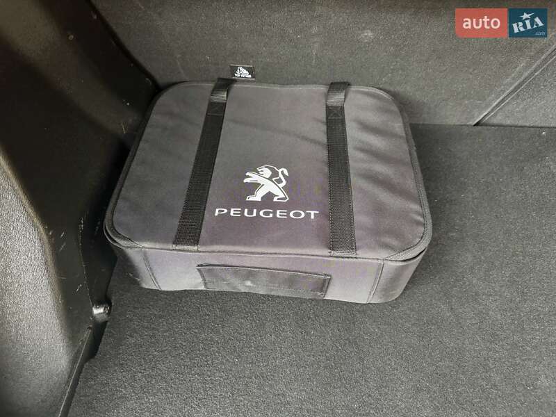 Внедорожник / Кроссовер Peugeot e-2008 2021 в Дрогобыче фото 82 Внедорожник / Кроссовер Peugeot e-2008 2021 в Дрогобыче