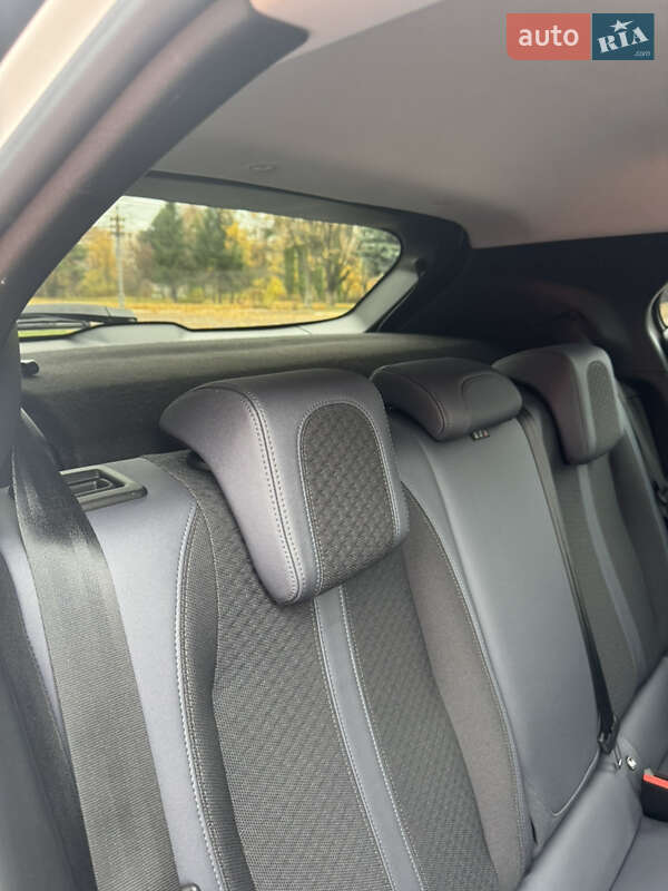 Позашляховик / Кросовер Peugeot e-2008 2020 в Рівному
