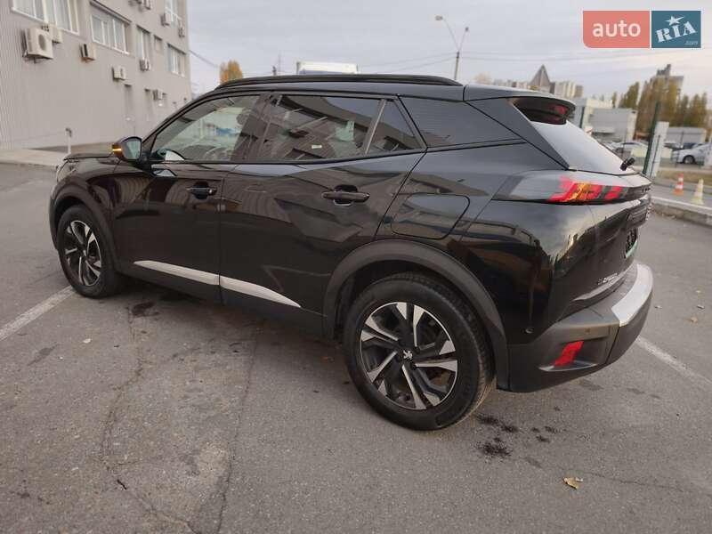 Внедорожник / Кроссовер Peugeot e-2008 2021 в Киеве