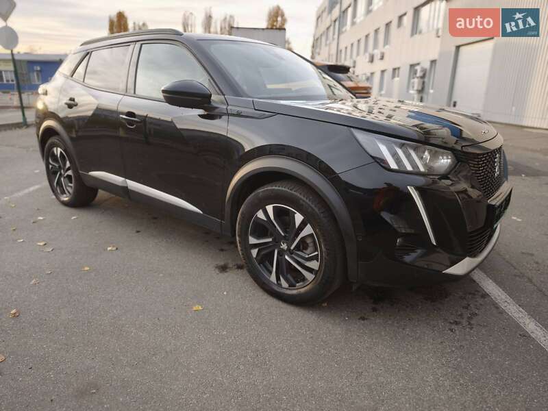 Внедорожник / Кроссовер Peugeot e-2008 2021 в Киеве