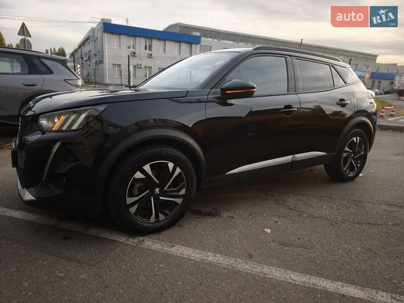 Внедорожник / Кроссовер Peugeot e-2008 2021 в Киеве