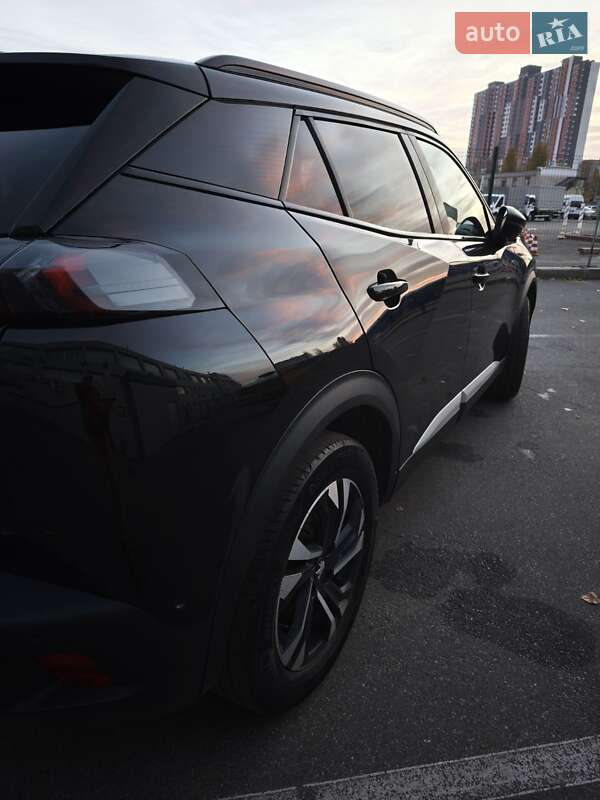 Внедорожник / Кроссовер Peugeot e-2008 2021 в Киеве