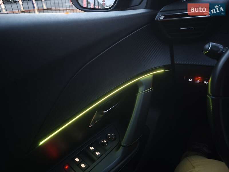 Внедорожник / Кроссовер Peugeot e-2008 2021 в Киеве