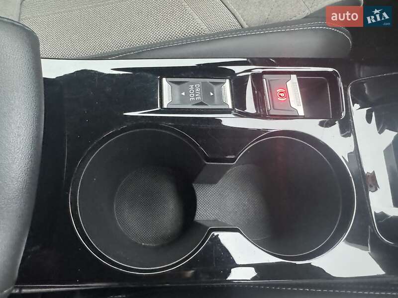 Внедорожник / Кроссовер Peugeot e-2008 2020 в Виннице