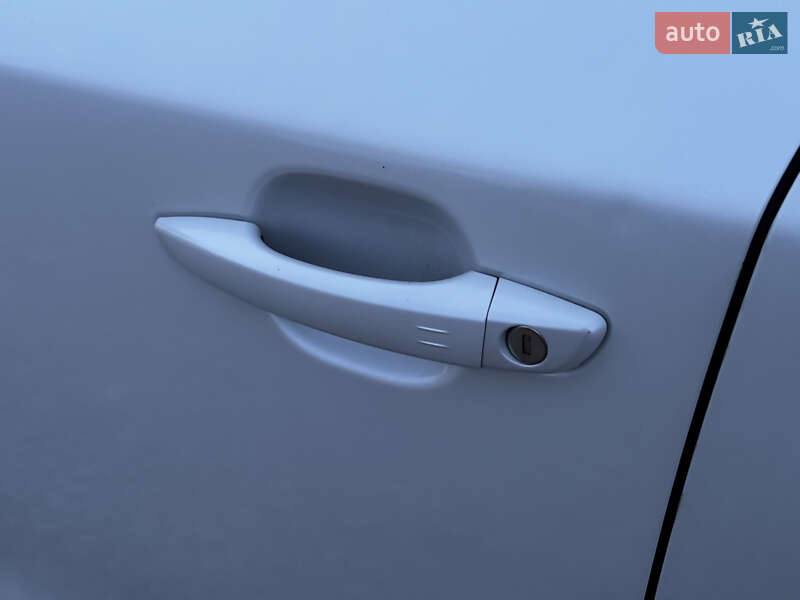 Внедорожник / Кроссовер Peugeot e-2008 2020 в Львове фото 9 Внедорожник / Кроссовер Peugeot e-2008 2020 в Львове