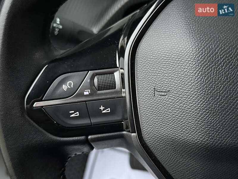 Внедорожник / Кроссовер Peugeot e-2008 2021 в Дрогобыче