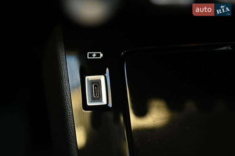 Внедорожник / Кроссовер Peugeot e-2008 2021 в Ровно