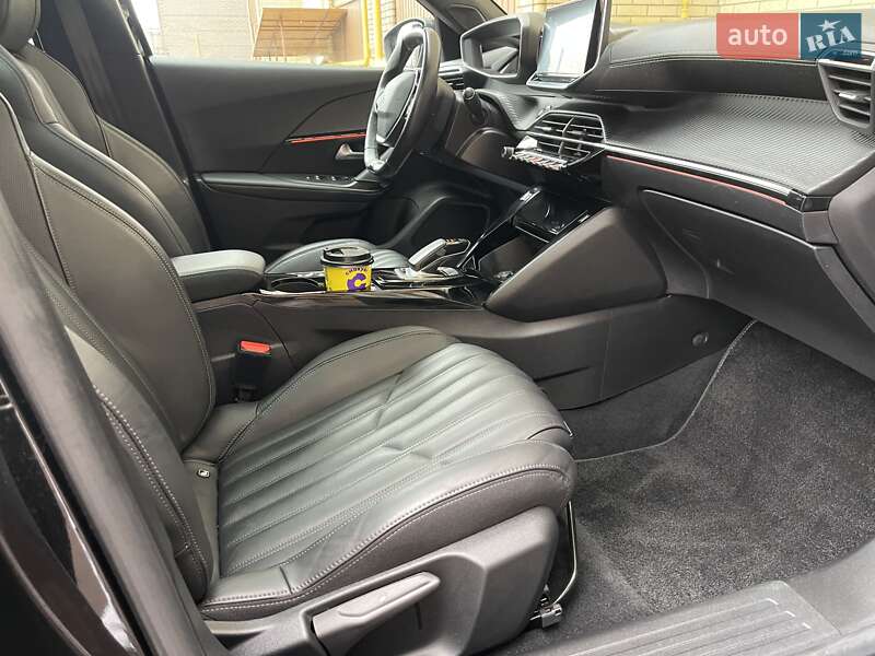 Внедорожник / Кроссовер Peugeot e-2008 2021 в Тернополе