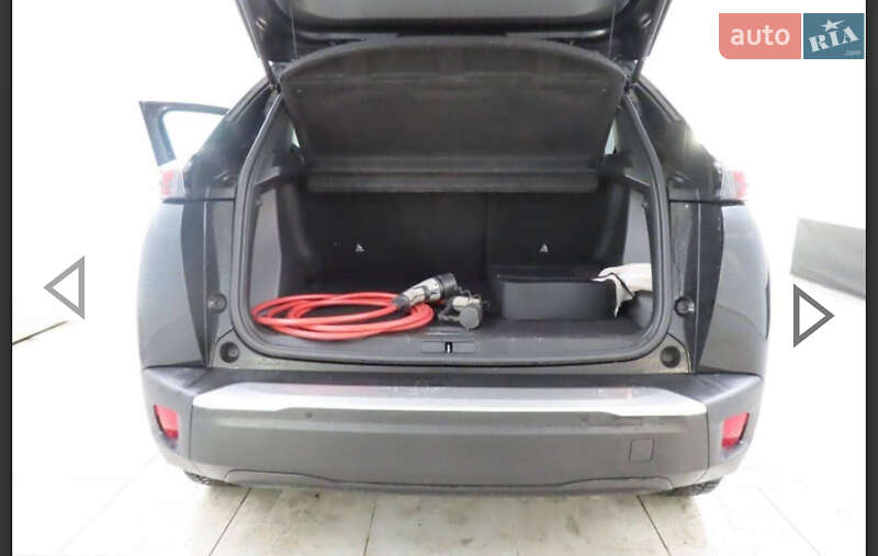 Внедорожник / Кроссовер Peugeot e-2008 2021 в Тернополе