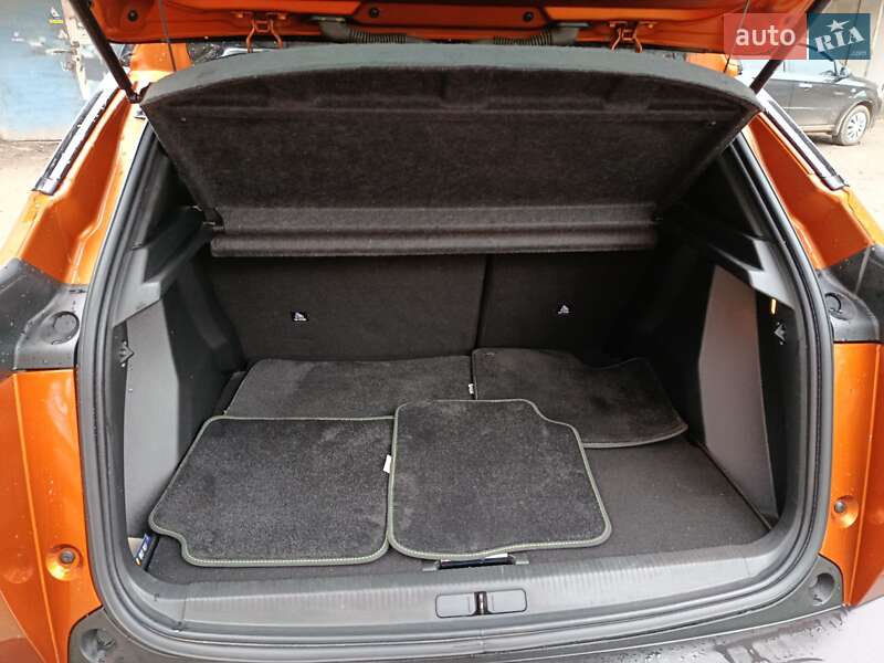 Внедорожник / Кроссовер Peugeot e-2008 2020 в Дубно