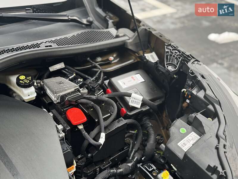 Внедорожник / Кроссовер Peugeot e-2008 2020 в Дрогобыче