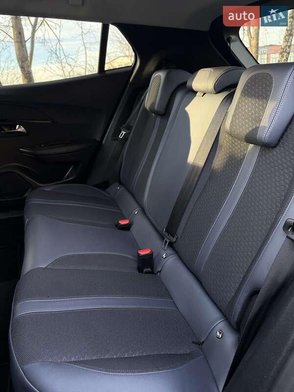 Позашляховик / Кросовер Peugeot e-2008 2020 в Львові