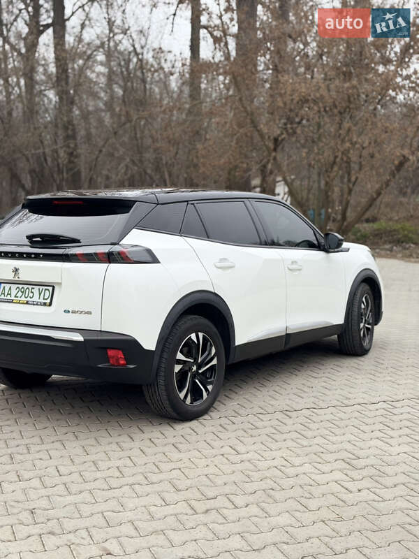 Позашляховик / Кросовер Peugeot e-2008 2020 в Києві
