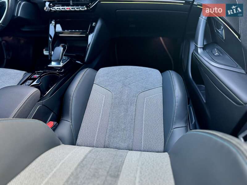 Позашляховик / Кросовер Peugeot e-2008 2020 в Дрогобичі фото 78 Позашляховик / Кросовер Peugeot e-2008 2020 в Дрогобичі