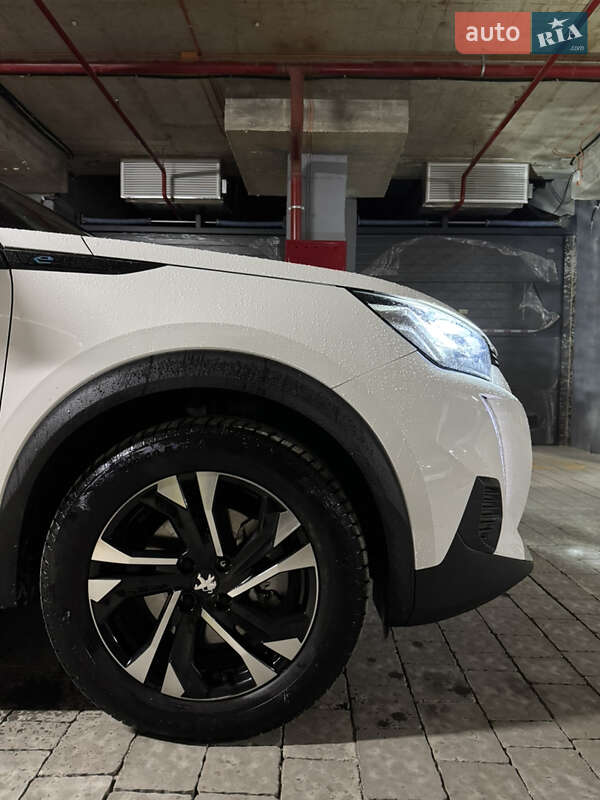 Внедорожник / Кроссовер Peugeot e-2008 2020 в Ивано-Франковске