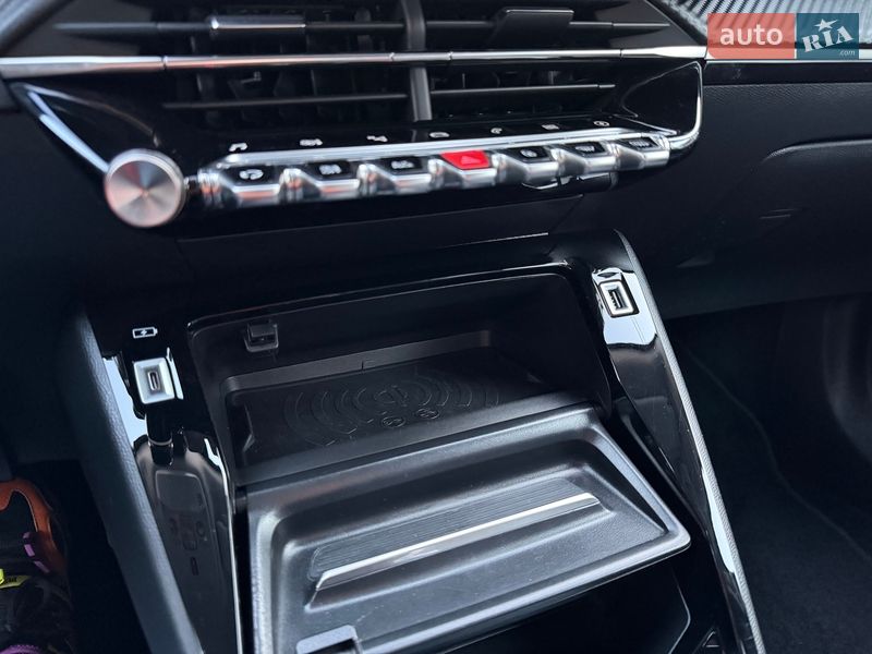 Внедорожник / Кроссовер Peugeot e-2008 2020 в Луцке