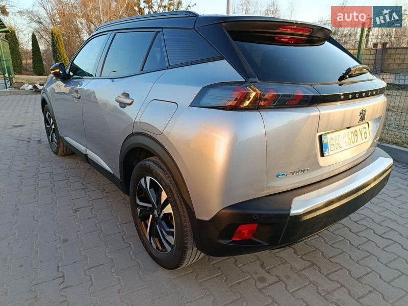 Внедорожник / Кроссовер Peugeot e-2008 2020 в Дубно