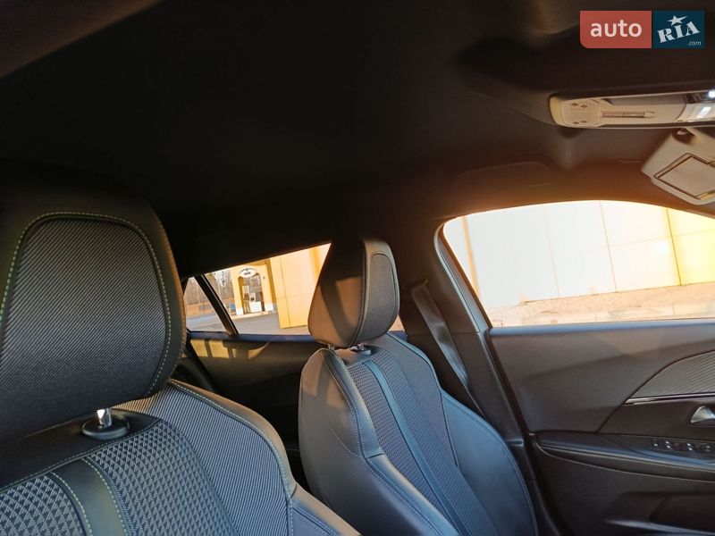 Внедорожник / Кроссовер Peugeot e-2008 2020 в Дубно
