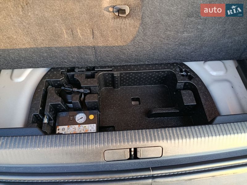 Внедорожник / Кроссовер Peugeot e-2008 2020 в Дубно