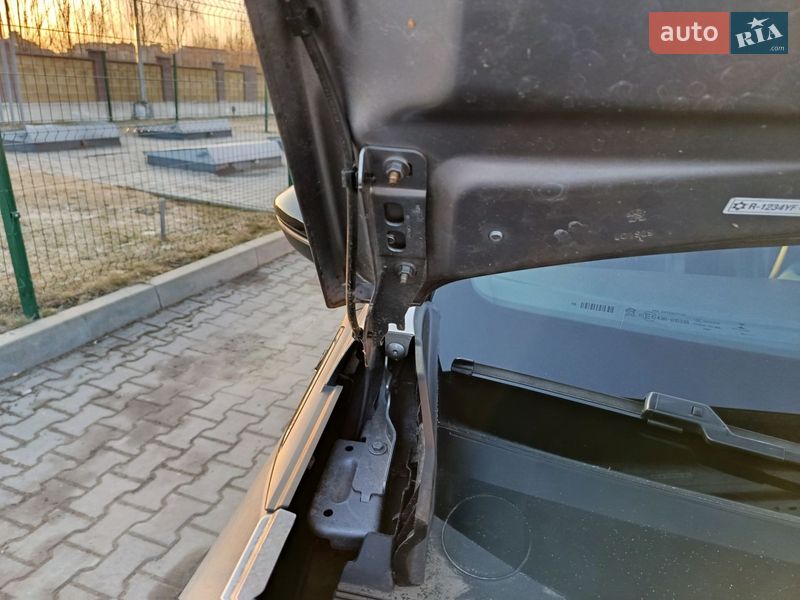 Внедорожник / Кроссовер Peugeot e-2008 2020 в Дубно