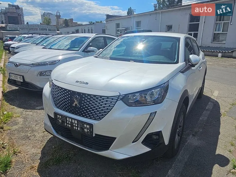 Peugeot e-2008