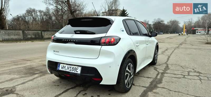 Хетчбек Peugeot e-208 2023 в Жовтих Водах