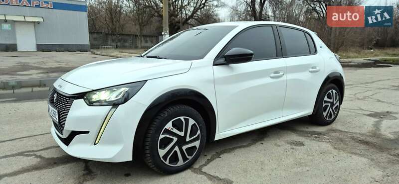 Хетчбек Peugeot e-208 2023 в Жовтих Водах