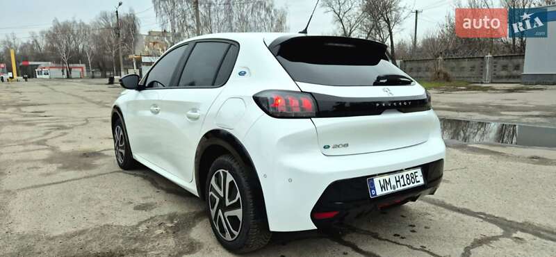 Хетчбек Peugeot e-208 2023 в Жовтих Водах