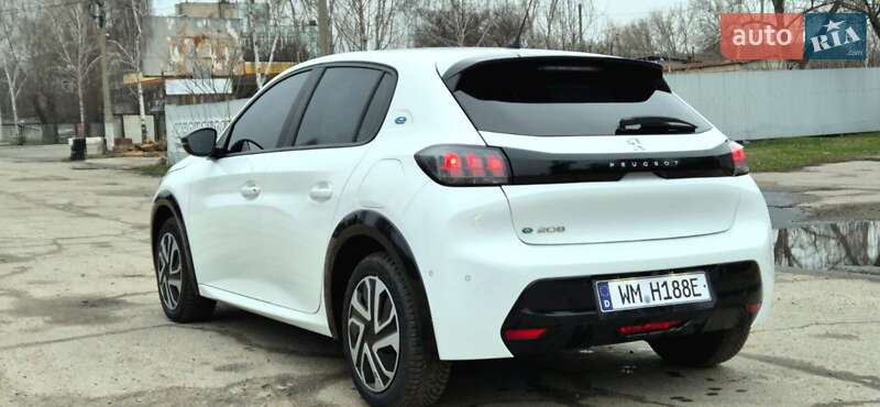 Хетчбек Peugeot e-208 2023 в Жовтих Водах